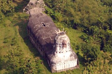 Penampakan Gereja Ayam dari atas.