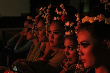 Para bintang baru penerus ronggeng Doger Kontrak asal Jawa Barat. 