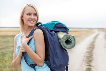 5 Travel Gear Wajib Saat Solo Traveling