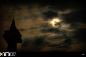Tips agar Kamera Tidak Rusak Saat Memotret Gerhana