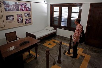Membingkai Memori Kampus Biru