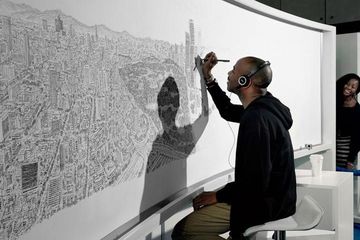 Setelah hanya sekali di atas Kota Meksiko, seniman Stephen Wiltshire menarik seluruh pemandangan kot