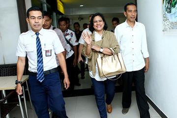 Di Depan Rumahnya Jokowi Dipanggil Presiden