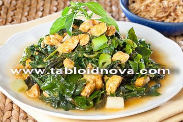 Tumis Daun Pepaya (Manado)