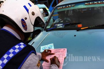 Angkot Ngetem Sembarangan Akan Dirazia