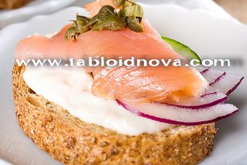 Roti Gandum Salmon Asap
