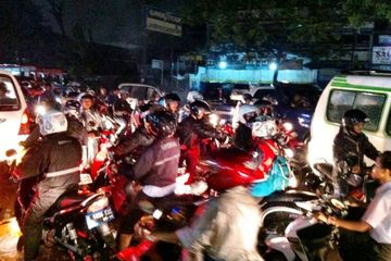 Kondisi Sungai di Jakarta Malam ini