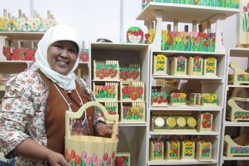 Menyulap Limbah Kayu Jadi Barang Serbaguna