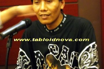 Pembawa Benda Mirip Senjata Itu Ternyata Terobsesi Jadi Tentara