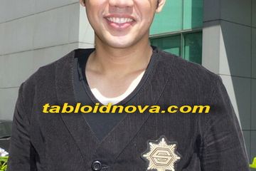 Jadi Mualaf, Sandy Tumiwa Dinasihati Sang Bunda
