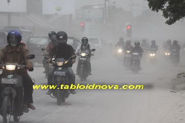 Abu Merapi Dimana mana Warga Panik