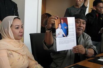 Manohara & Sang Bunda Dijanjikan  Bertemu di Singapura