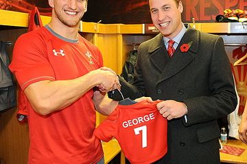 Seragam untuk Pangeran George