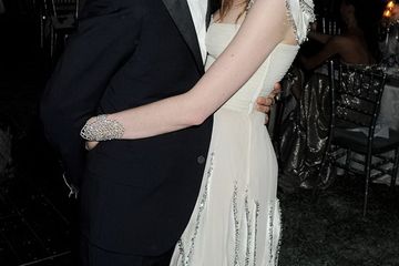 Anne Hathaway Ternyata Tidak Hamil