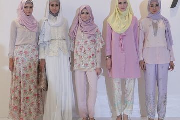 Kasual dan Feminin dari Koleksi Ria Miranda 2015