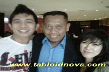 Beredar Foto Tukul Bersama Ratu Prostitusi