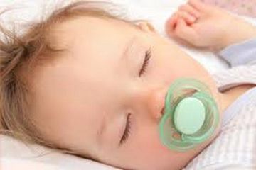Bayi Jangan Dibiasakan Pakai Dot