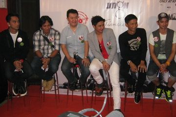 Pasha Ungu Survei Lagu