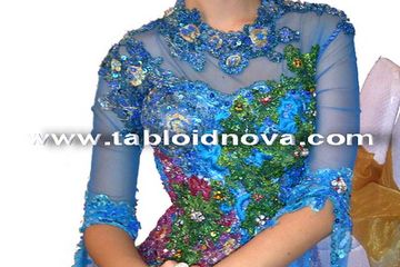 Asti Ananta Koleksi Puluhan Kebaya