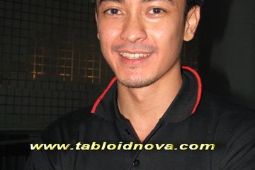 Dituduh Berzina Zumi Zola Minta Maaf