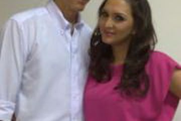 Darius Sinathrya Digoda Ibu-ibu, Donna Agnesia Senang