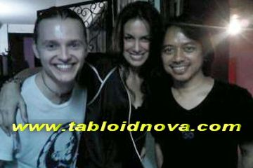 Sophia Latjuba Ditemani Pria Bule