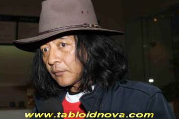 Sujiwo Tejo Berkaca kaca