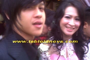Pasha Terima Kado Spesial Dari Mantan Istri