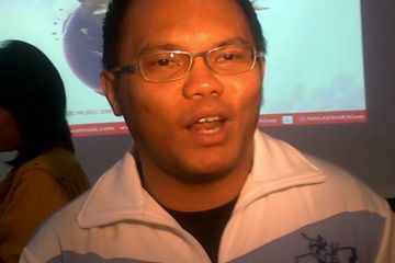 Hadiah Spesial Badai Kerispatih Buat Irfan Bachdim dan Christian Gonzales