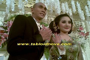 Kiki Amalia Enam Jam Nikmati Malam Pengantin