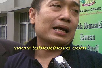 Adjie Notonegoro Buang Sial di Ancol