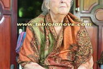 Mama Lauren Tiada, Paranormal 'Serang' Beby Djenar