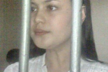Jennifer Dunn Dikawal Delapan Pria Tegap