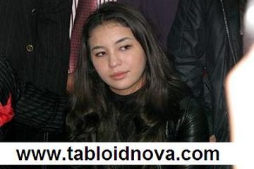 Fakhry Gugat Manohara 30 Miliar
