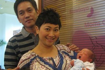 Indy Barends Dikaruniai Bayi Lelaki