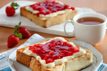 Mari sarapan dengan roti.