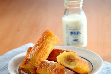 Mari sarapan praktis dengan banana roll french toast