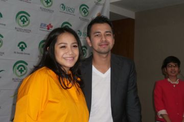 Nagita Slavina dan Raffi Ahmad ketika menggelar jumpa wartawan di rumah sakit Bunda, Menteng, Jakarta Pusat beberapa waktu lalu