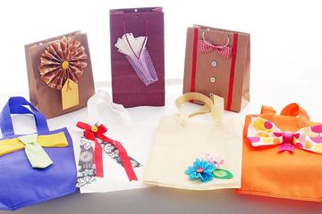 Kreasi Menghias Bingkisan Kado Natal yang Unik