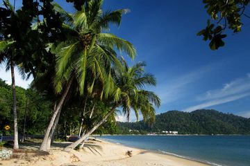 Pantai Kribi, salah satu tempat wisata di Kamerun yang wajib dikunjungi.