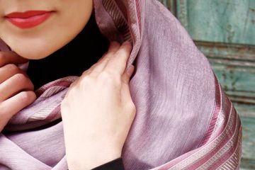 Mencuci Kerudung Pakai Pewangi Bisa Sebabkan Jerawat? 