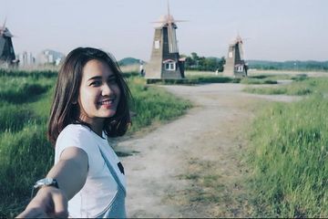 Dea Imut mendapat beasiswa untuk belajar di Korea.