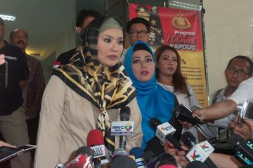 Diperlihatkan Senjata Api Oleh Gatot Brajamusti, Elma Theana: Cuma Buat Bercandaan