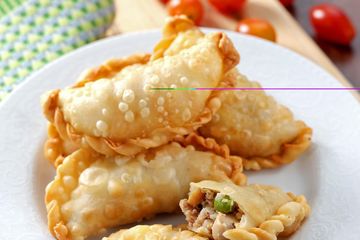 Begini Cara Bikin Pastel Kentang Ayam Keju yang Enak