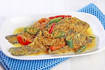 Ini Bumbu Masak Pesmol Ikan Mas yang Enak
