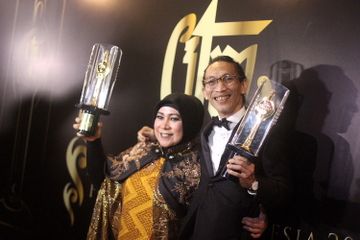 Melly Goeslaw dan Anto Hoed Raih Dua Piala Citra 2016