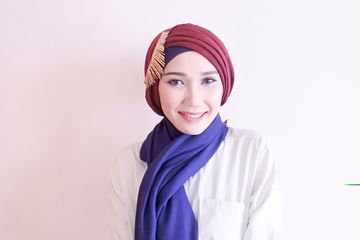 Tips Memasang Aksesori Hiasan Kepala pada Hijab