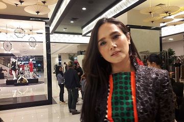 Mulan Jameela ikut buka suara soal foto lawas resepsi pernikahan suaminya bersama Maia