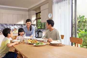 Alat memasak juga harus mendukung agar proses memasak mudah dan hasil masakan maksimal, seperti rice cooker Philips yang berkualitas. 
