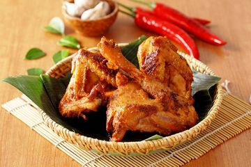 Ayam Cincane, Sedap Beralas Daun Pisang